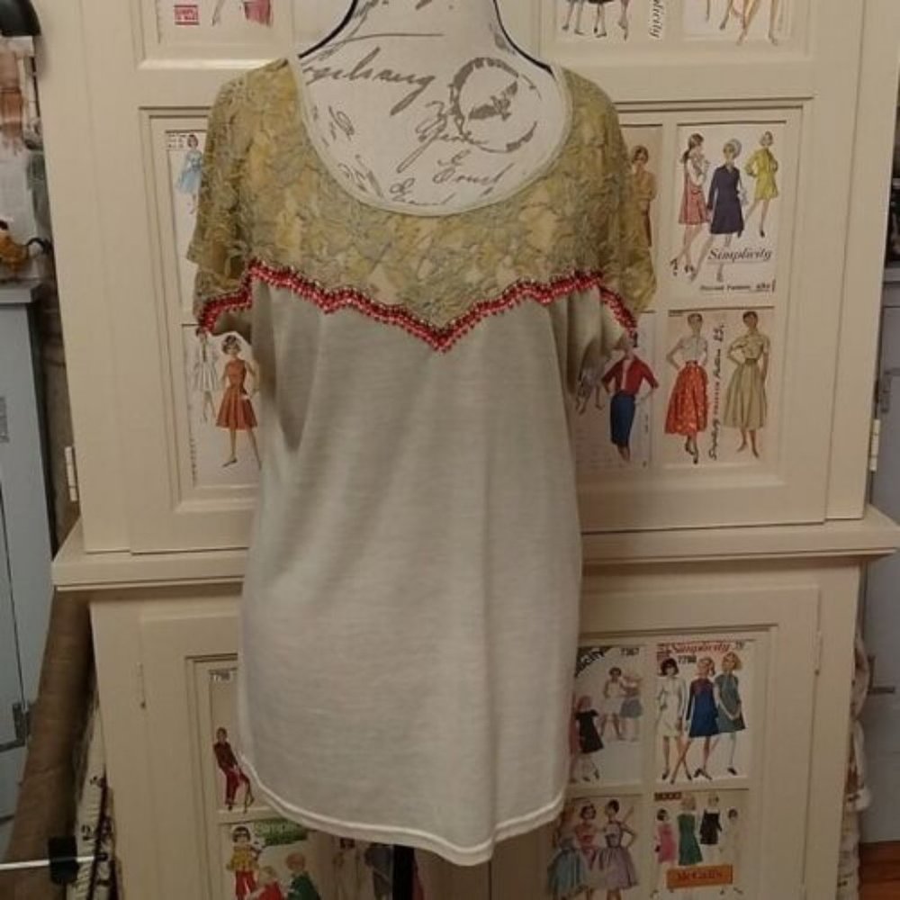 Miss Me Tan Beaded Knit Top Sz Large MDT327